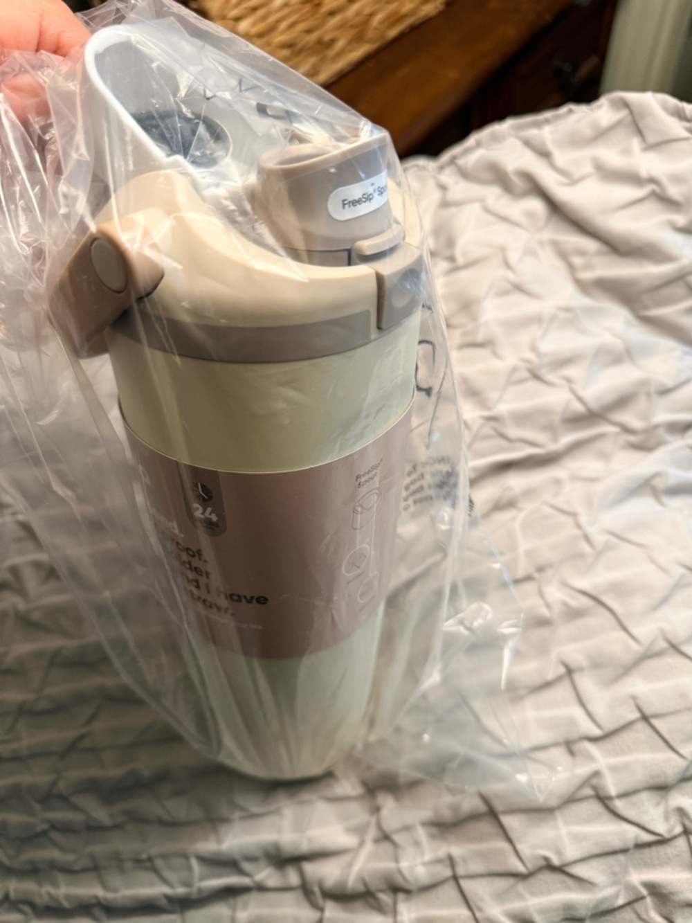 Owala Cream & Blush Travel Bottle - Picture 4 of 6